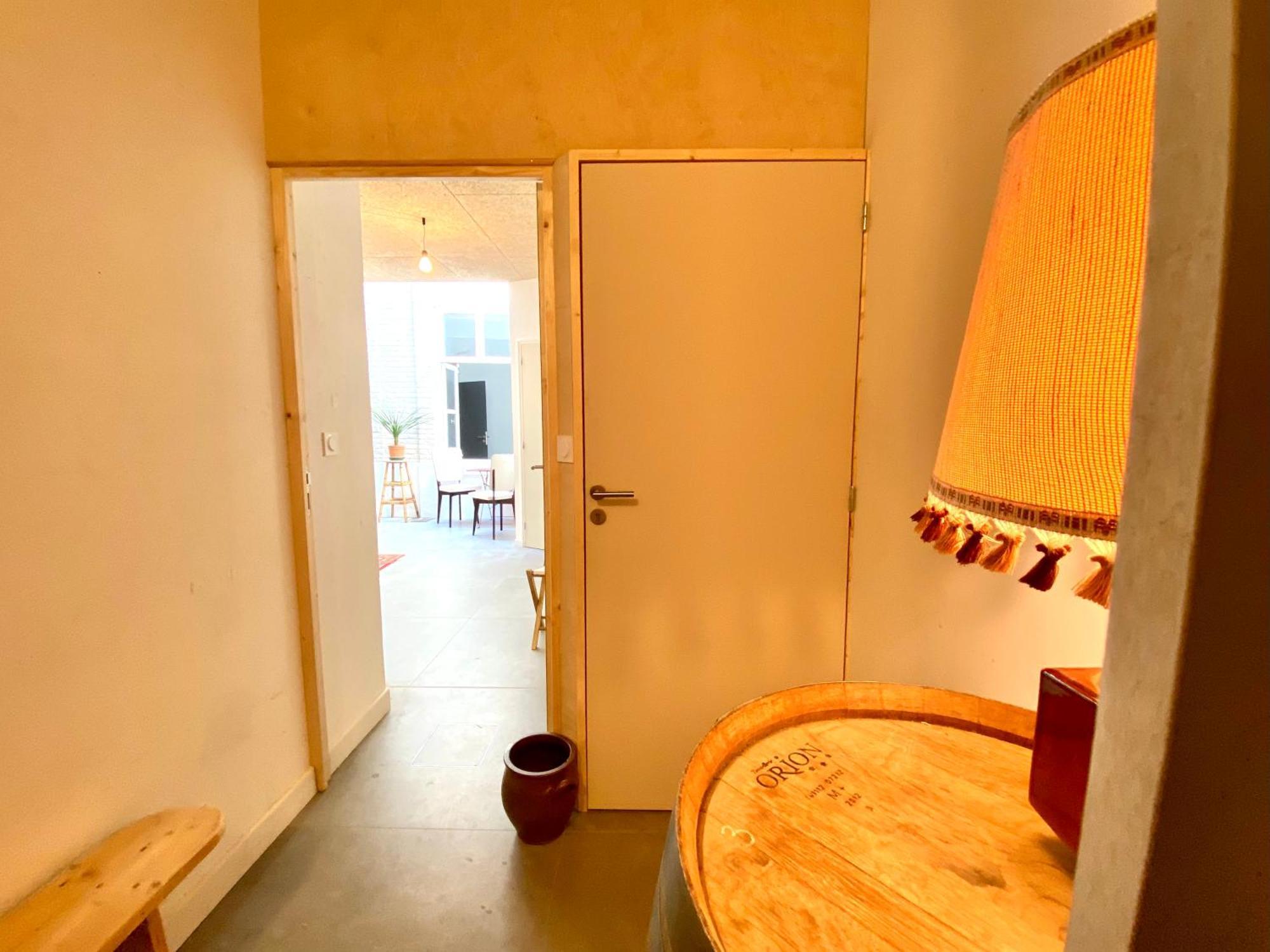 Oasis Urbaine - Spacieux Et Calme Avec Patio Lilla Esterno foto