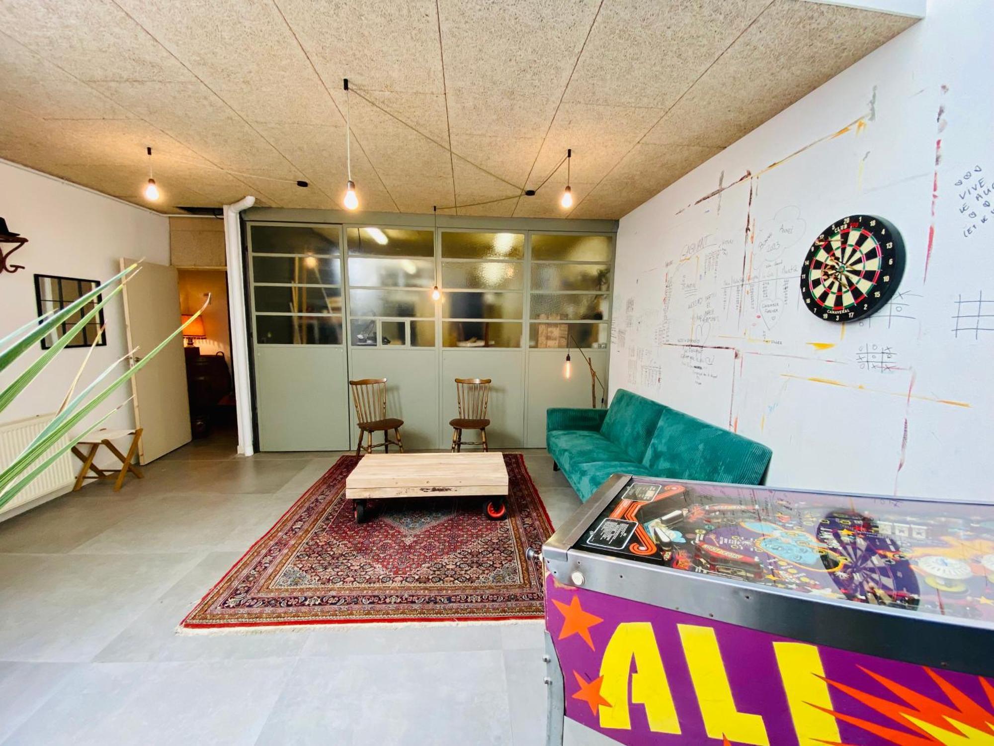 Oasis Urbaine - Spacieux Et Calme Avec Patio Lilla Esterno foto